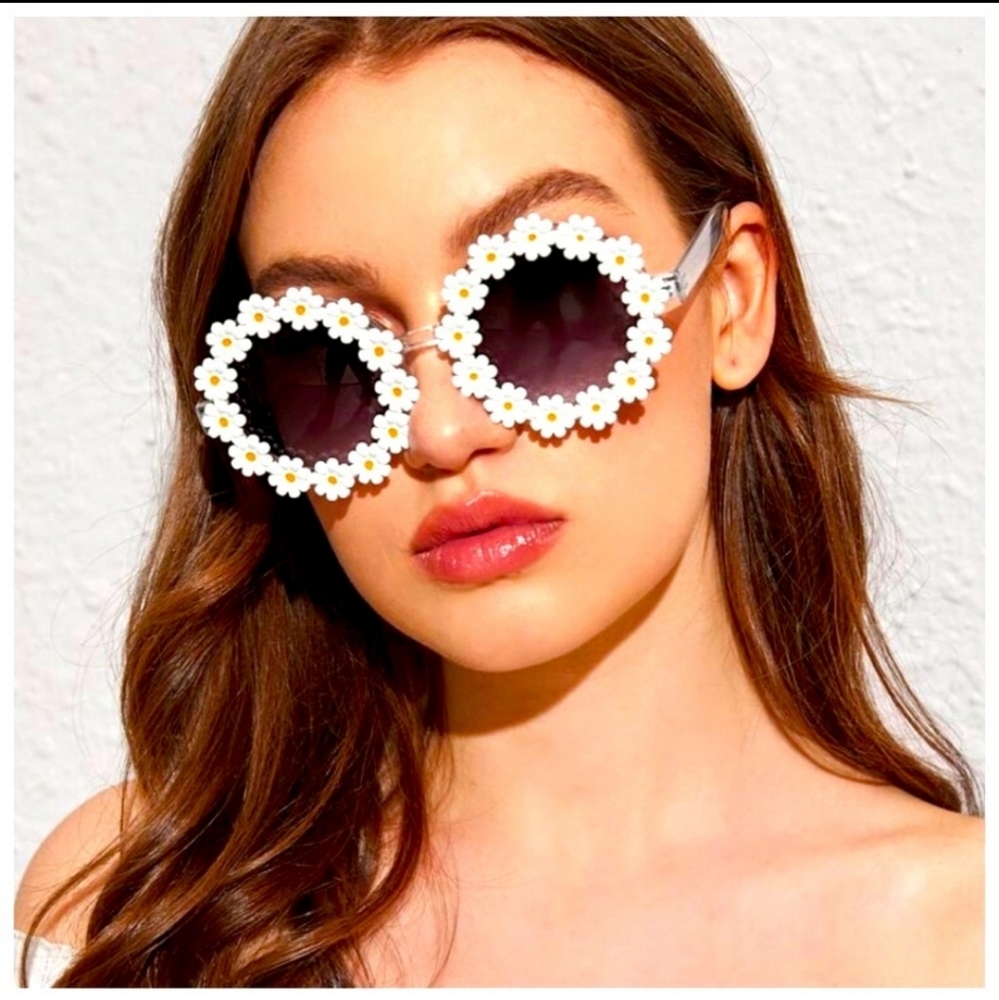 New Vintage-Inspired Daisychain Sunglasses